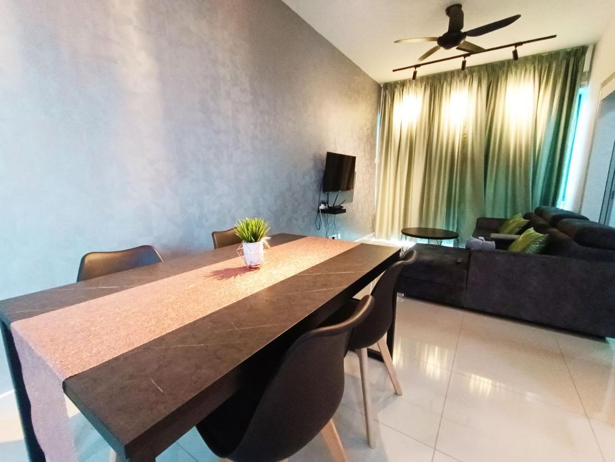 Netflix # Sky Suite Near Jaya One By Salaam Suites, 2 Pax Petaling Jaya Zewnętrze zdjęcie
