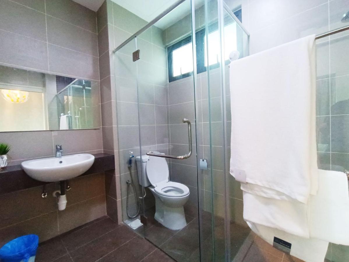 Netflix # Sky Suite Near Jaya One By Salaam Suites, 2 Pax Petaling Jaya Zewnętrze zdjęcie