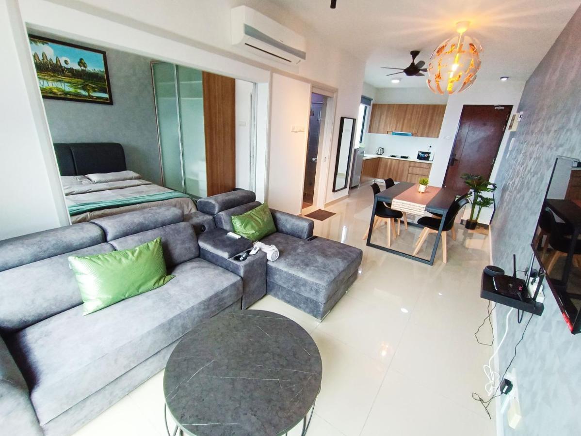 Netflix # Sky Suite Near Jaya One By Salaam Suites, 2 Pax Petaling Jaya Zewnętrze zdjęcie